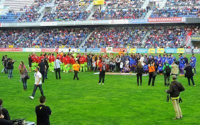 El VIII Encuentro Benéfico Amigos de Vitolo se jugó en siete hogares canarios