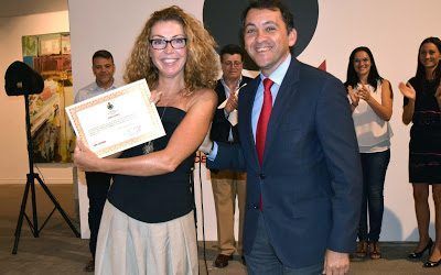 Adelaida Arteaga se alza con el primer premio de la Bienal Regional de Artes Plásticas