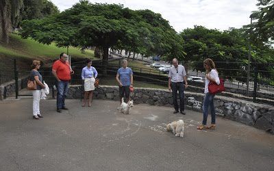El Ayuntamiento instala el tercer parque canino en Añaza
