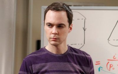La voz de Sheldon Cooper es chicharrera