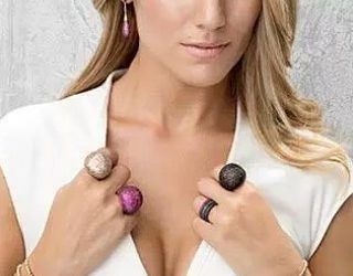 Luxenter, el vínculo entre la presentadora de la Gala de la Reina y Encarna Mena