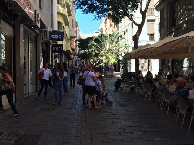 La zona comercial SOHO Santa Cruz organiza su particular Feria de las Flores