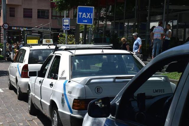 Los taxistas deberán ir uniformados a partir del 1 de febrero del próximo año