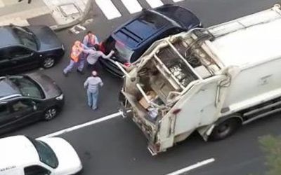 Urbaser emite un comunicado tras la pelea de dos de sus trabajadores en plena vía pública