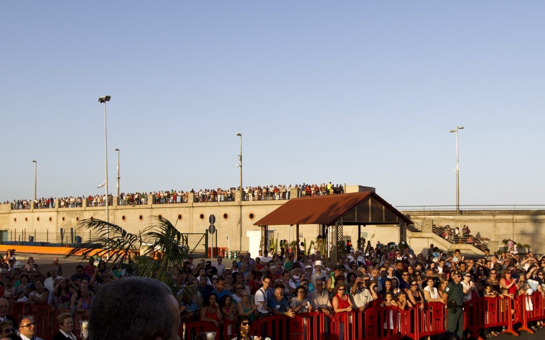 Puertos repite la travesía a nado con motivo de las Fiestas del Carmen