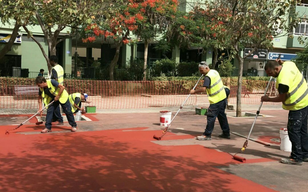 El Ayuntamiento culmina distintas mejoras en la plaza de Los Sabandeños