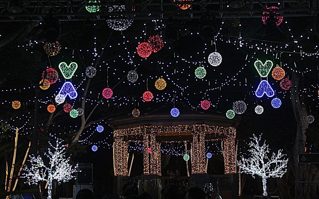 Santa Cruz da la bienvenida a la Navidad con el encendido de 2,2 millones de bombillas LED