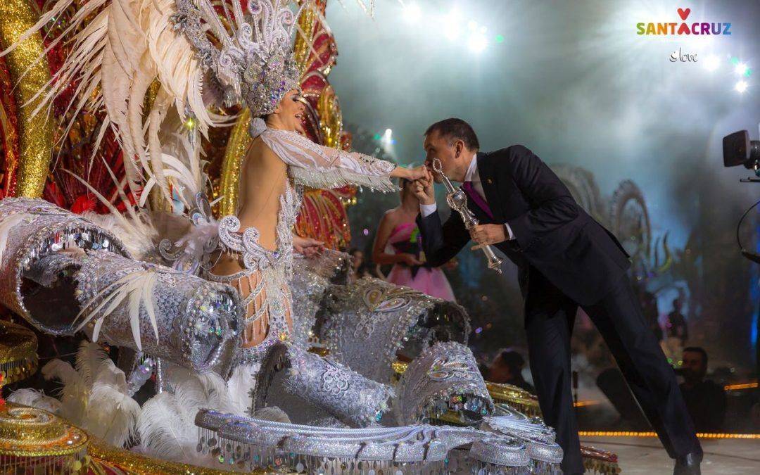 Carmen Laura Lourido Pérez, con la fantasía “Renacida”, reina del Carnaval 2018