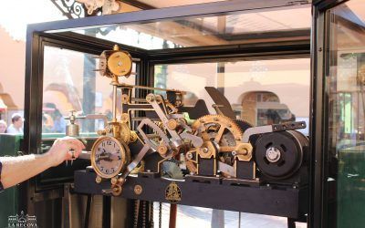 La maquinaria del antiguo reloj de la torre del Mercado se expone al público desde hoy