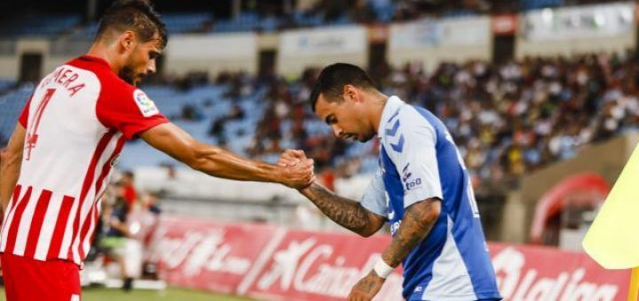 El Club Deportivo Tenerife regalará una entrada para el próximo partido en casa por donar sangre