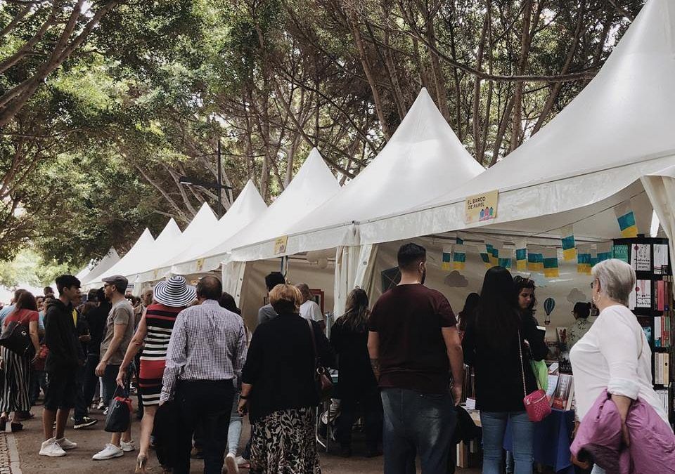 Julia Navarro, Elisabet Benavent, González-Sinde y Patricio Pron en la XXXI edición de la Feria del Libro de Santa Cruz de Tenerife