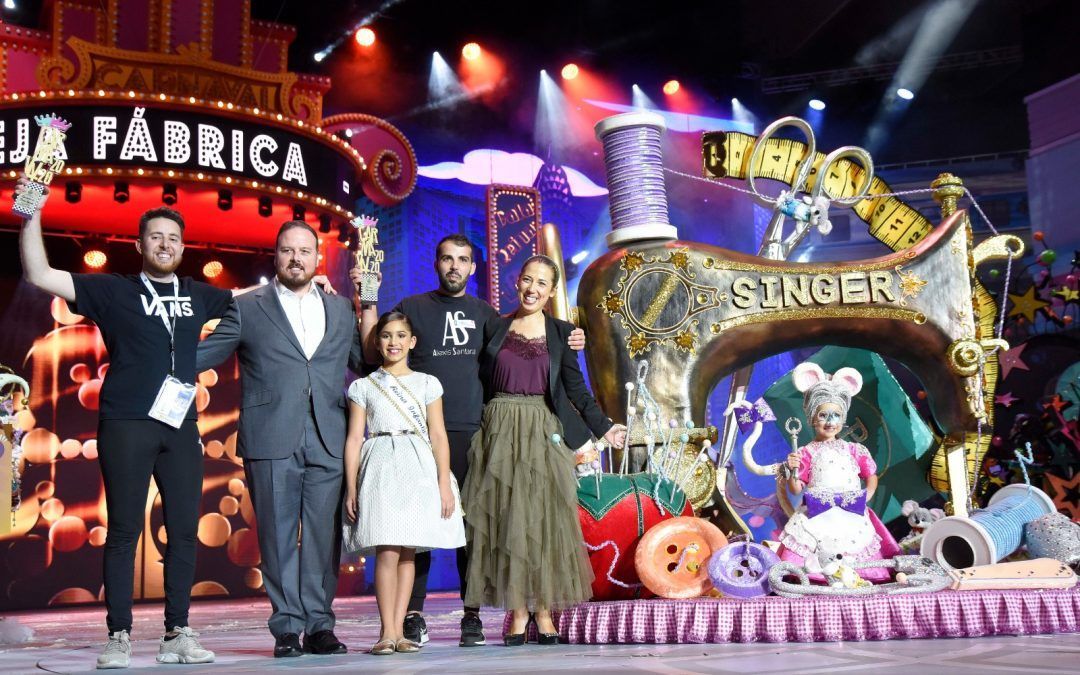 Violeta García se corona reina infantil de los carnavales de ‘Los coquetos años 50′