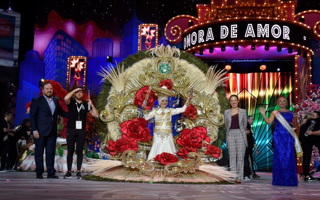 Consuelo Pérez se corona como Reina de las Mayores del Carnaval de Santa Cruz de Tenerife