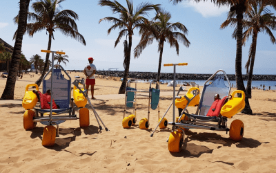 La playa de Las Teresitas vuelve a contar con servicio de baño asistido