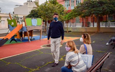 El Ayuntamiento renueva y abre el parque infantil de la Casa Pisaca