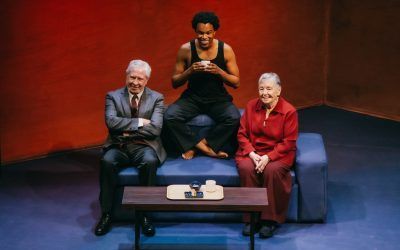 La actriz María Galiana representa la obra “El abrazo” en el Teatro Guimerá