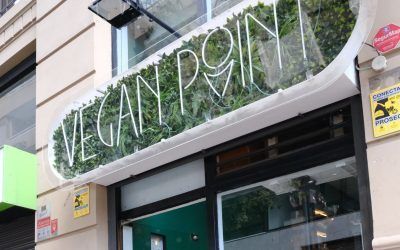 La calle Emilio Calzadilla da la bienvenida a una tienda de alimentos veganos