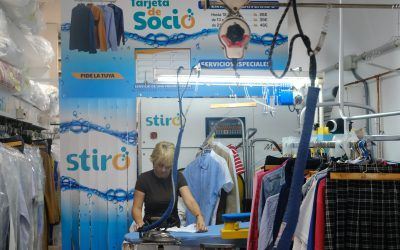 La tintorería Stiro cambia de local y amplía su oferta de servicios